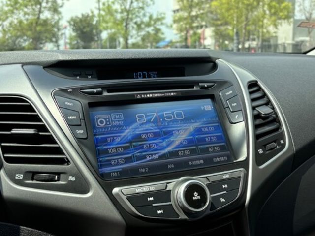 HYUNDAI現代 ELANTRA  第8張相片