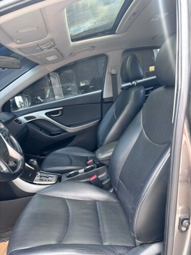 HYUNDAI現代 ELANTRA  第3張相片