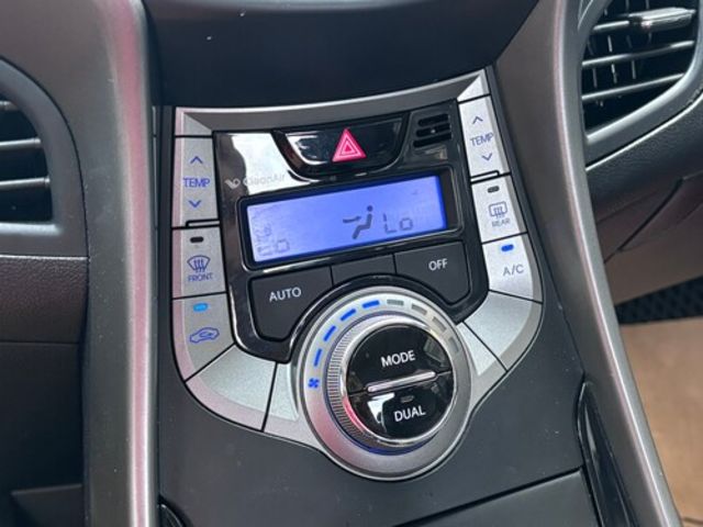 HYUNDAI現代 ELANTRA  第8張相片
