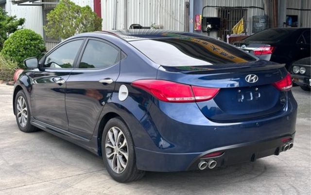 HYUNDAI現代 ELANTRA  第2張相片