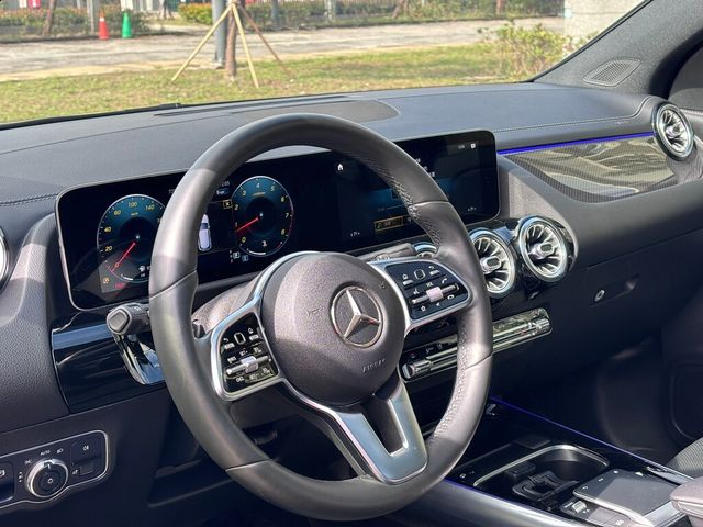 M-BENZ賓士 GLA250  第8張相片
