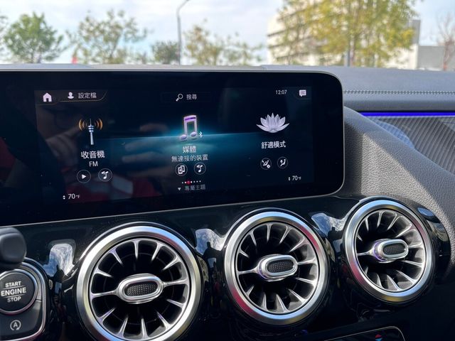 M-BENZ賓士 GLA250  第9張相片
