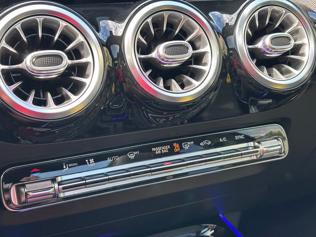 M-BENZ賓士 GLA250  第15張相片