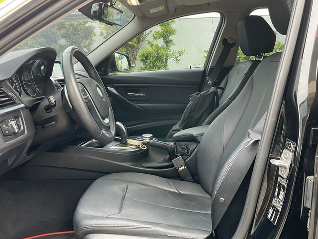 BMW寶馬 320I SPORT LINE  第5張相片