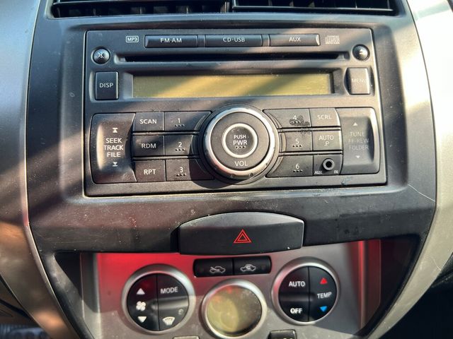 NISSAN日產 LIVINA  第13張相片