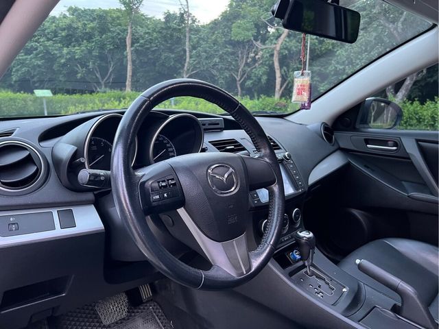 MAZDA馬自達 MAZDA 3  第4張相片