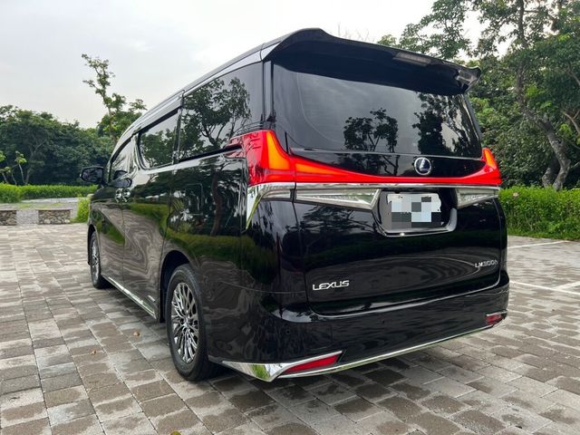 LEXUS凌志 LM300H  第4張相片