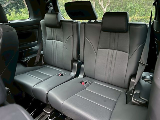 LEXUS凌志 LM300H  第7張相片