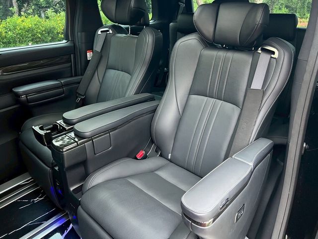 LEXUS凌志 LM300H  第8張相片