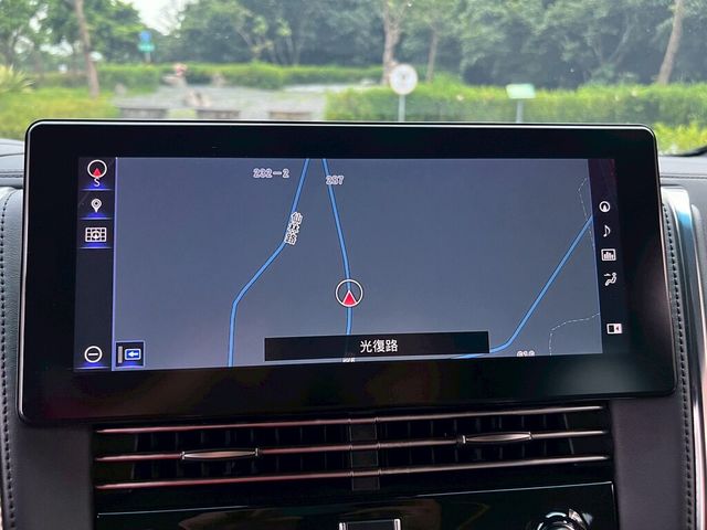LEXUS凌志 LM300H  第16張相片