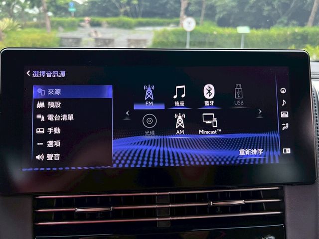 LEXUS凌志 LM300H  第17張相片