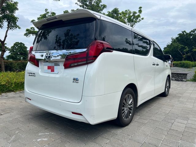 TOYOTA豐田 ALPHARD  第2張相片