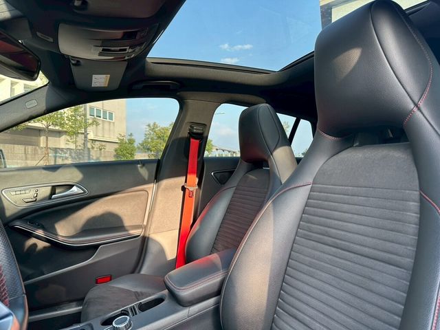 M-BENZ賓士 CLA250 SHOOTING BRAKE  第5張相片