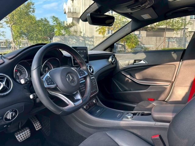 M-BENZ賓士 CLA250 SHOOTING BRAKE  第6張相片