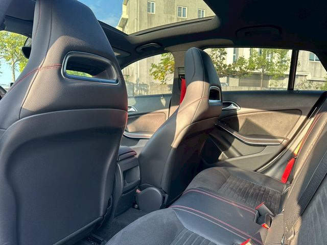 M-BENZ賓士 CLA250 SHOOTING BRAKE  第7張相片