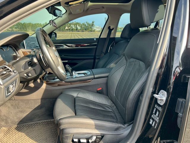 BMW寶馬 730I  第8張相片