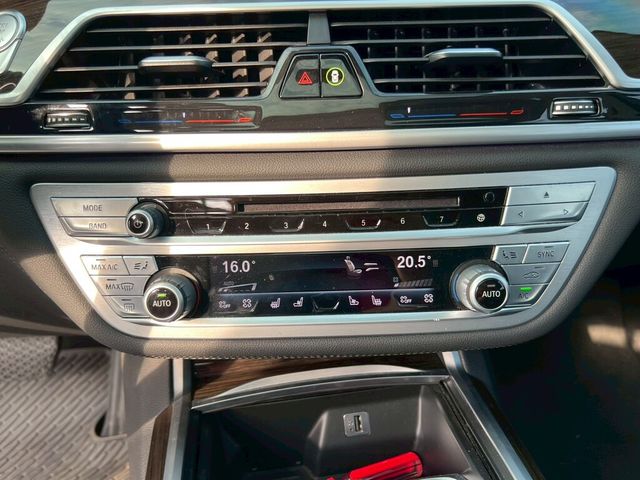 BMW寶馬 730I  第13張相片