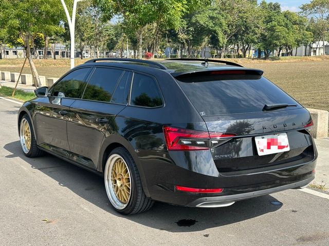 SKODA司科達 SUPERB COMBI  第3張相片