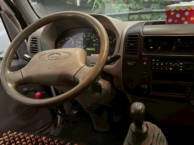 HINO日野 300  第9張相片