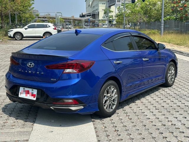 HYUNDAI現代 ELANTRA  第3張相片