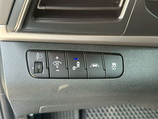 HYUNDAI現代 ELANTRA  第10張相片