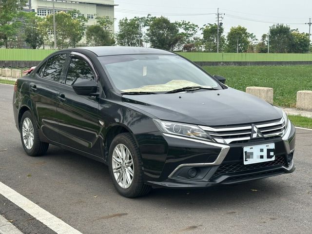 MITSUBISHI三菱 GRAND LANCER  第2張相片