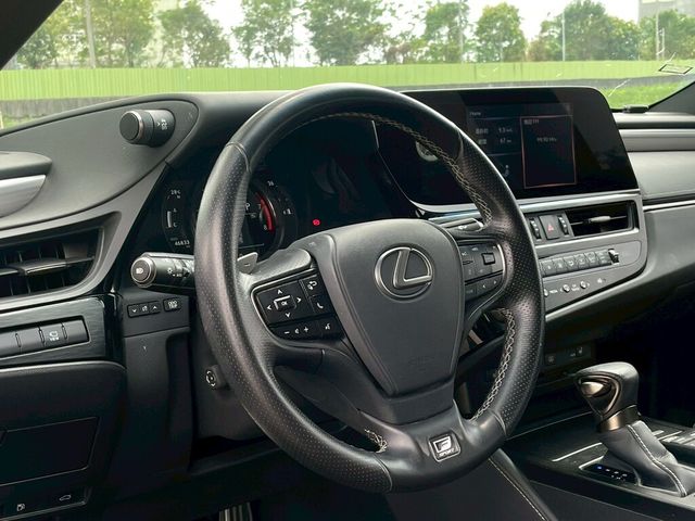 LEXUS凌志 ES250  第4張相片