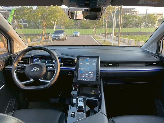 HYUNDAI現代 CUSTIN  第8張相片