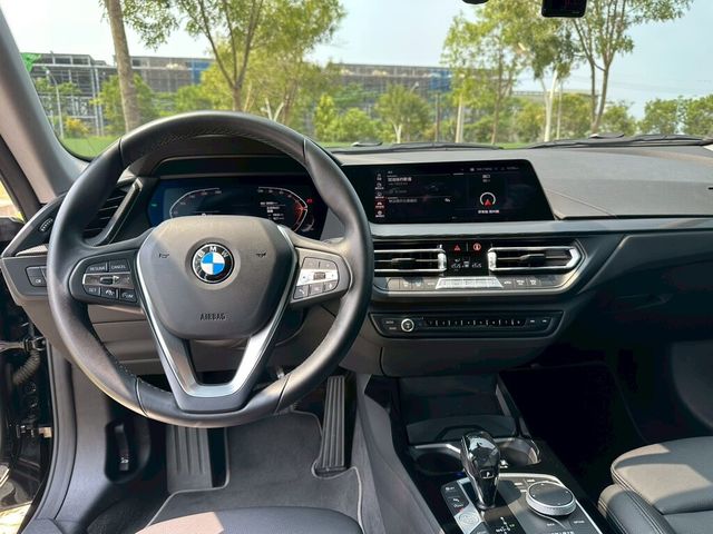 BMW寶馬 218I  第10張相片
