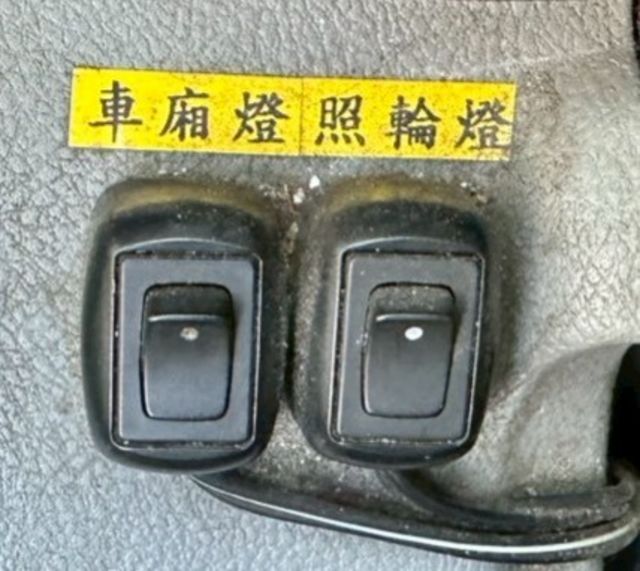 HINO日野 300  第10張相片