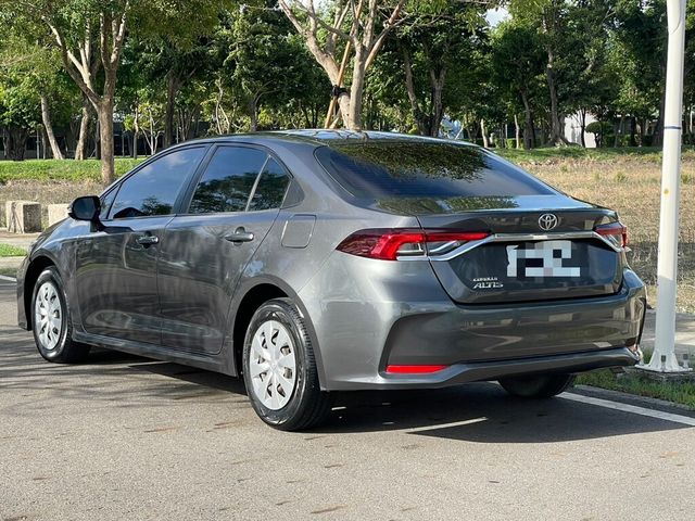 TOYOTA豐田 ALTIS  第2張相片