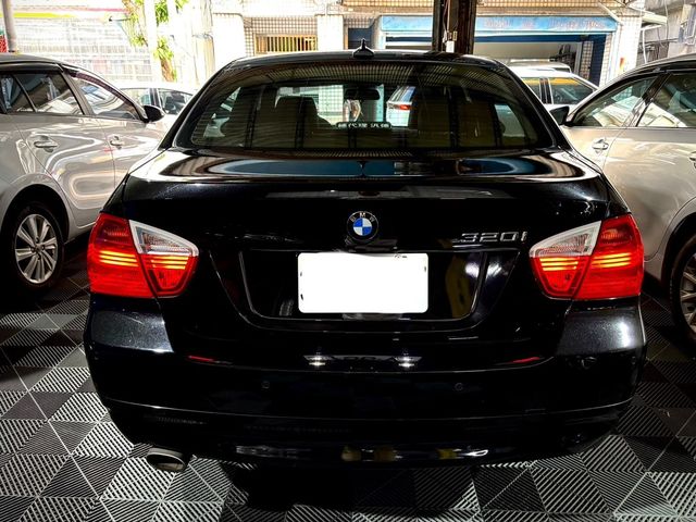 BMW寶馬 320I LCI  第4張相片
