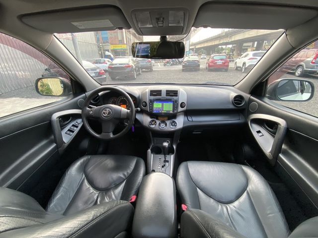 TOYOTA豐田 RAV4  第3張相片