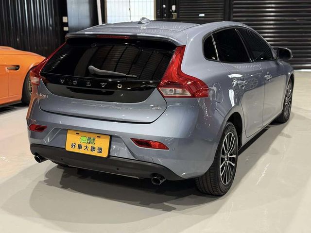 VOLVO富豪 V40  第8張相片