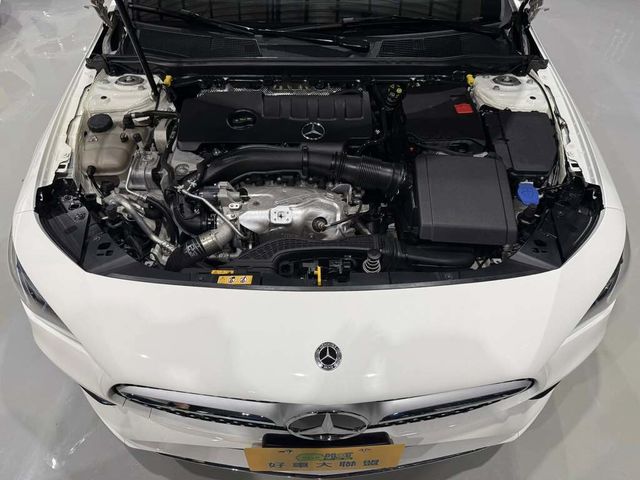 M-BENZ賓士 CLA250  第3張相片