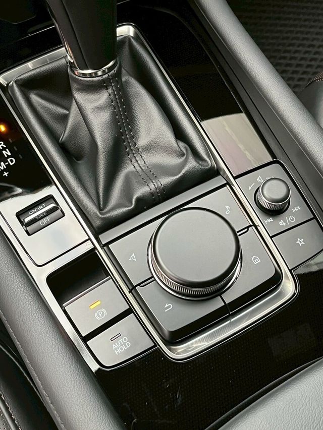MAZDA馬自達 MAZDA 3  第7張相片