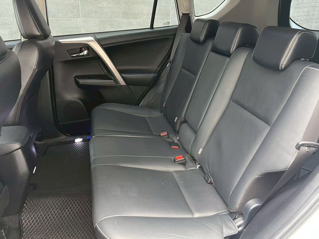 TOYOTA豐田 RAV4  第10張相片