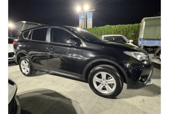 2014 RAV4 2.0 黑 認證車 E版有ikey  第3張相片