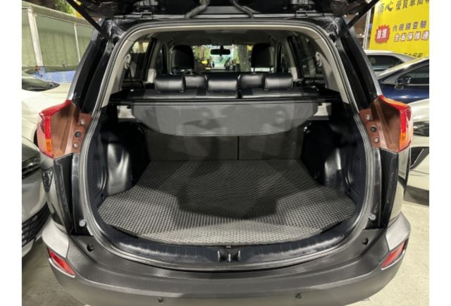2014 RAV4 2.0 黑 認證車 E版有ikey  第5張相片