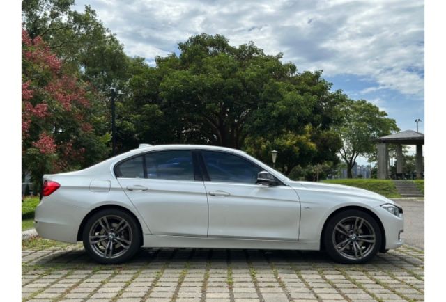 2014 320i 無待修 認證車鏈條已更換  第4張相片