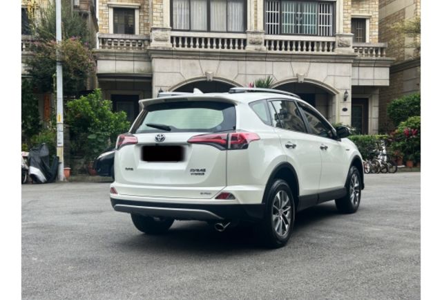 2017 Toyota Rav4  油電 認證車 無待修 跑11萬  第1張相片
