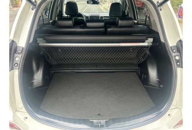 2017 Toyota Rav4  油電 認證車 無待修 跑11萬  第8張相片