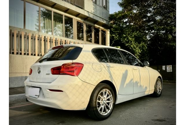 2017 BMW 118i 後驅小鋼炮 認證車  第3張相片