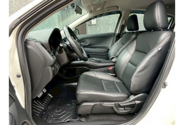 2017 白 Honda HRV-s 認證車 0981683647  第3張相片