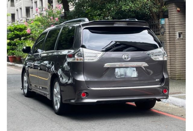 2012 Sienna SE 8人座  無待修 0981683647  第2張相片