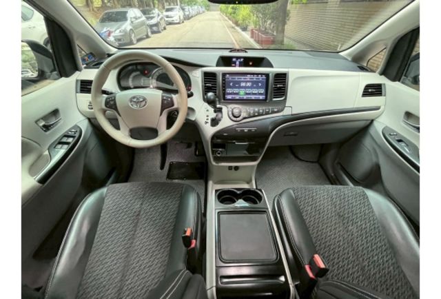 2012 Sienna SE 8人座  無待修 0981683647  第5張相片