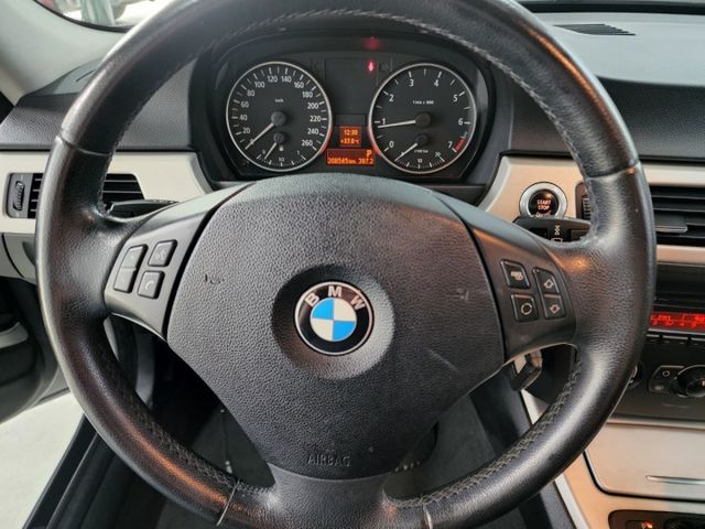 旅行車不敗款 320I TOURING  第14張相片