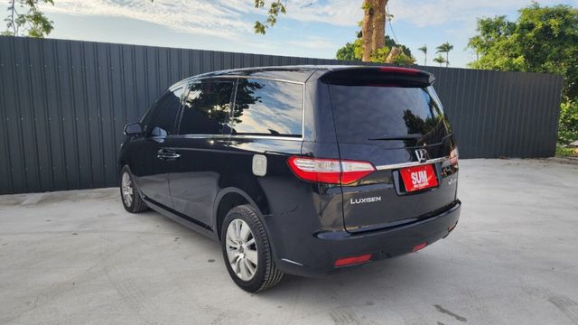 市場CP值最高七人座/旗艦版/HID頭燈//I KEY/車道偏離警示/雙電動側滑門/後座螢幕影音/360環景  第4張相片