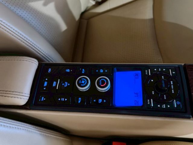 稀有4人座!!集結舒適、奢華、質感 總裁請上車!!  第11張相片