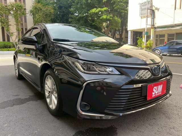 摸門解鎖 恆溫空調 免鑰匙啟動 ACC跟車 盲點偵測 Car Play 車道維持  第3張相片